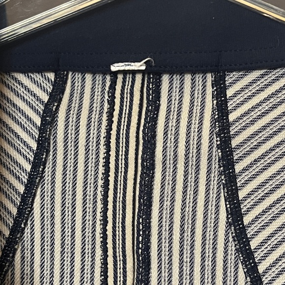 Rare Lululemon Forme Jacket Tan & Navy pinstripe w/Rose Gold hardware Sz 10 - Picture 11 of 12